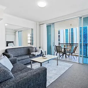  Apartment Chevron Renaissance - Self Contained & Privately Managed - Wow